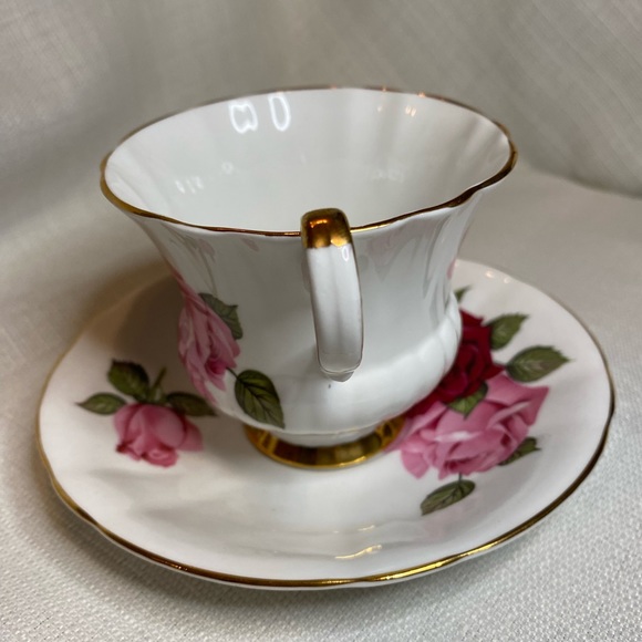Vintage 1960’s Windsor Bone China Pink & Red Rose Teacup & Saucer - Picture 4 of 8